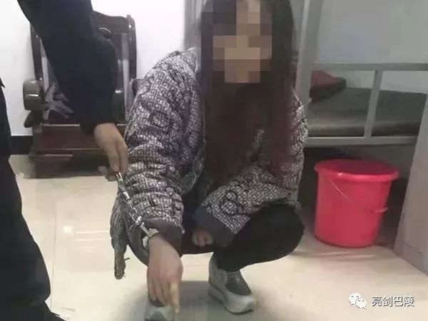 岳阳: 白石岭警方捣毁一涉毒团伙,抓获涉毒人员7名