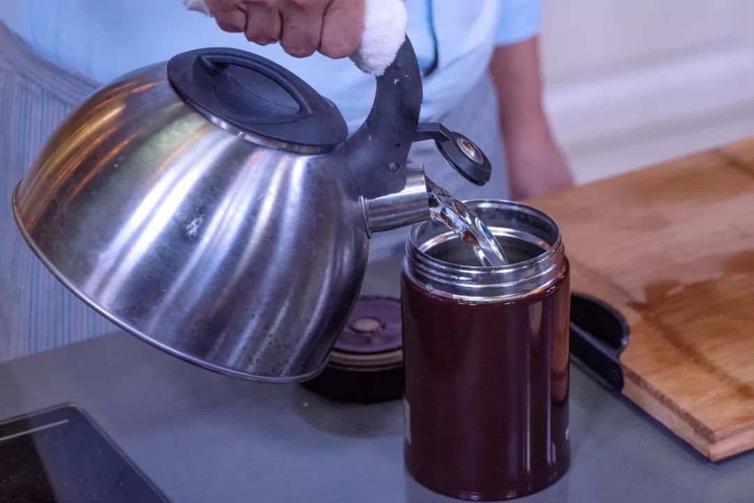 不必开火,一只焖烧杯就可以搞定的日式料理~| 味噌鳕鱼