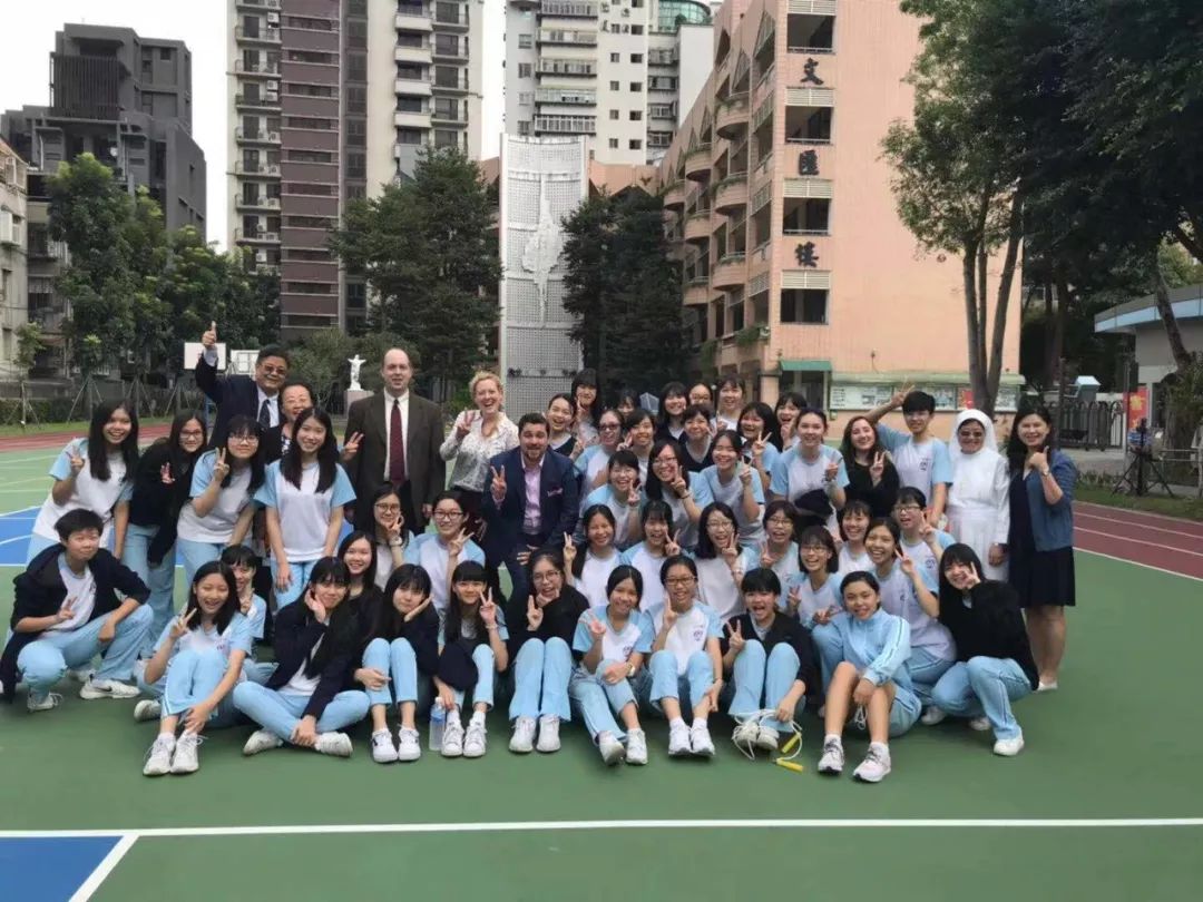 校长团在台湾圣功女子高级中学校长团在杭州高桥金帆实验学校栋梁教育
