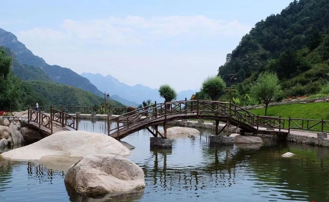 温馨"的旅游环境,进一步促进景区旅游事业的健康,繁荣发展,漫山花溪谷