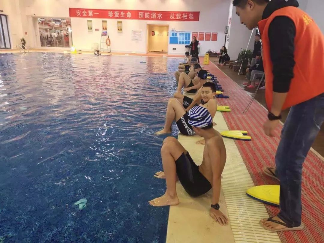 贵阳为明国际学校与飞锐达成合作!伯克利班游泳课开课了!