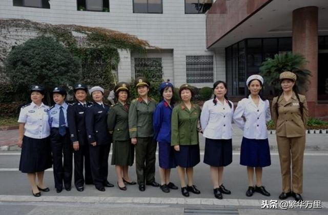 中国警察的警服长期都是军绿色为何又换成了藏青色
