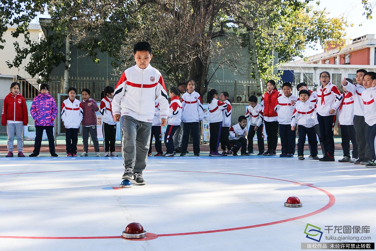 冰蹴球挑战赛开进北京西城白纸坊小学