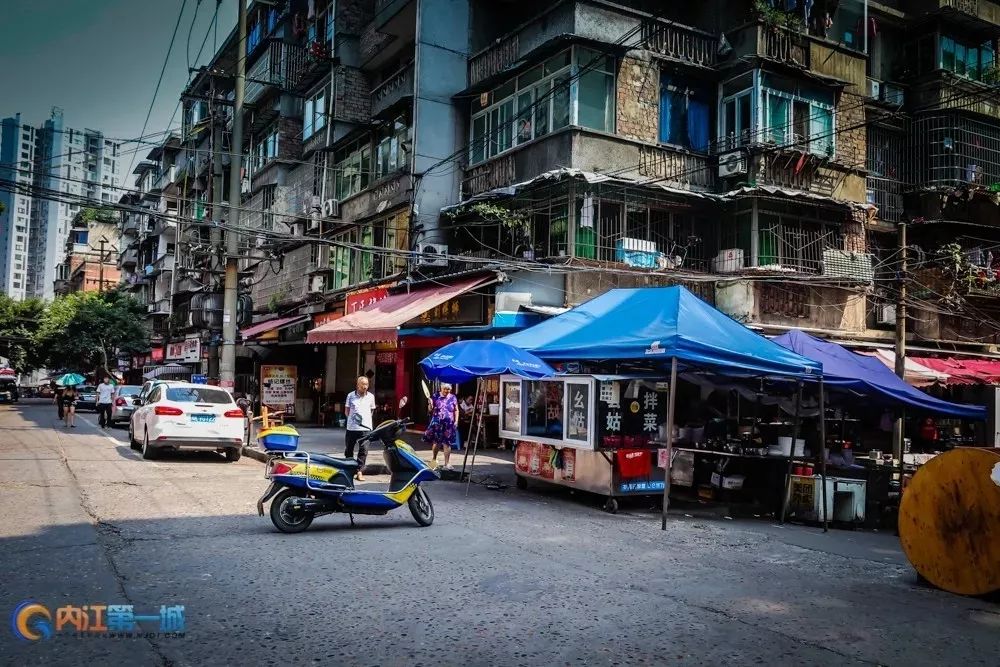 这一条街坐拥了内江所有的美食吃货们绝不能舍弃的一条街