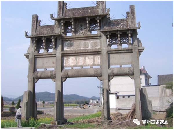 坐落在桂林镇竦口村(新管,清雍正五年(县保 节孝坊)建于雍正五年