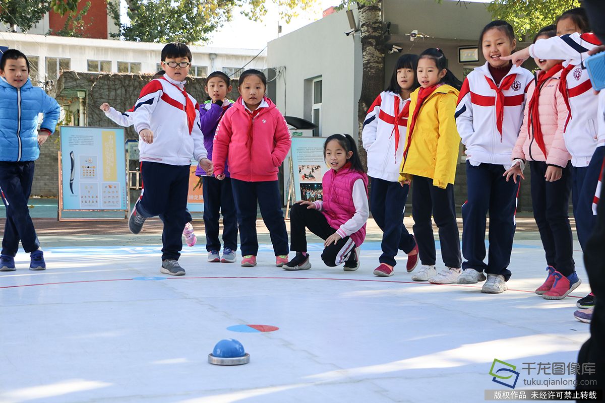 冰蹴球挑战赛开进北京西城白纸坊小学