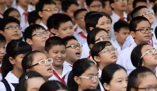 外媒体称中国学生是“幸福感”最低的人？学生的辛酸看着都觉得心疼