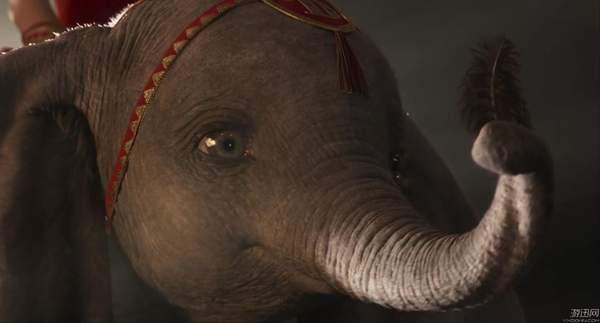 迪士尼《小飞象》真人电影预告 “象”眼无辜惹人怜