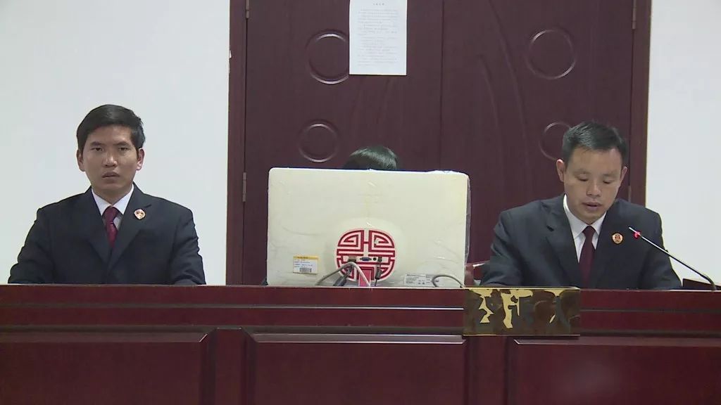 安仁县法院,检察院"两长"出庭公开审理一起涉恶案件