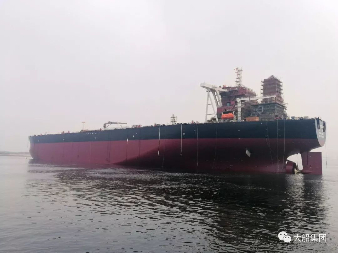 8万吨vlcc 81号船出坞