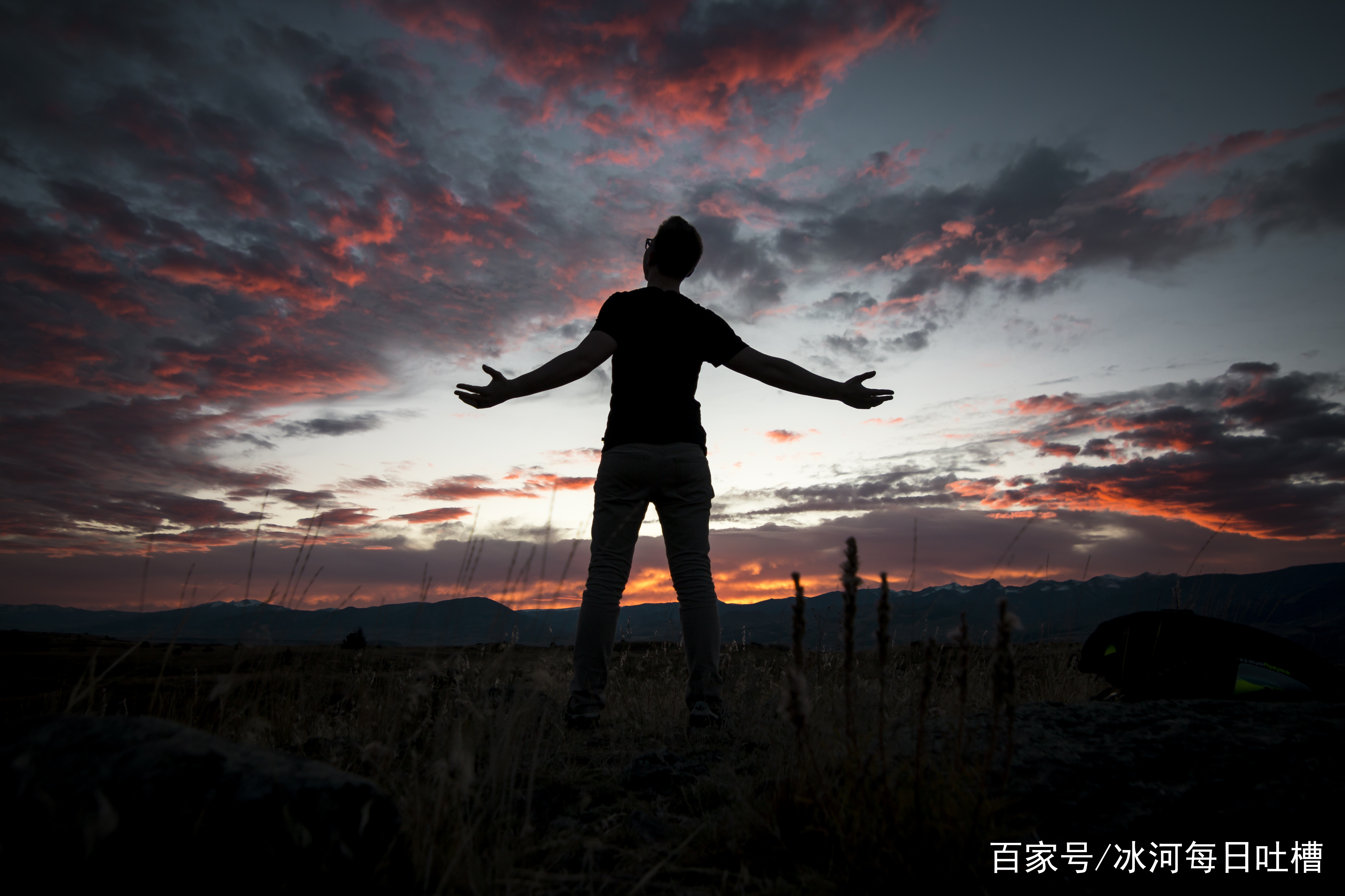 挨得住三分孤独七分寂寞,扛得住生活买房买车,好男人也