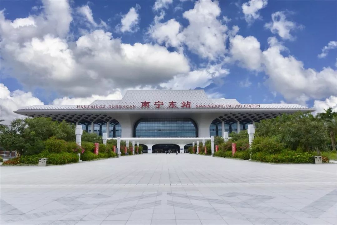 高铁广西贵港站是南广高铁沿线8个客运站中投资规模和建筑规模最大的
