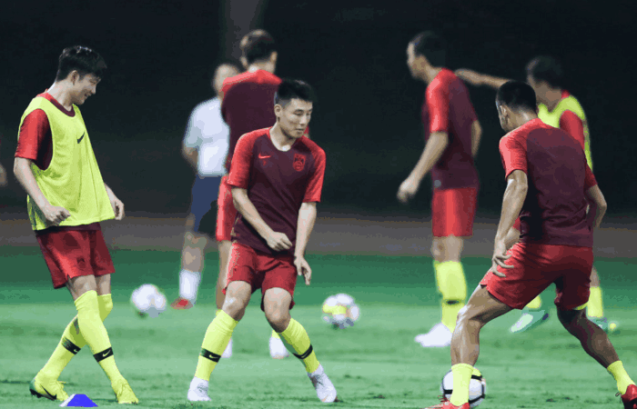 1让中国足球希望再生 但同时也暴露出国足同病