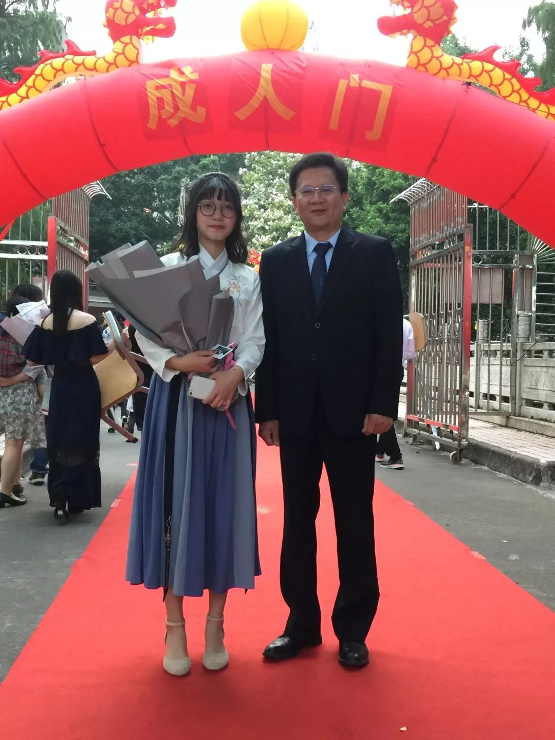 成人礼推送之二讲孝道担责任广州市禺山高级中学隆重举行2019届高三