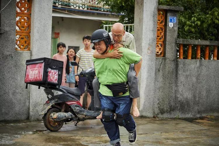 《冒牌搭檔》熟悉的味道，不同的驚喜，從小看到大的香港喜劇黃金配角再歡聚！