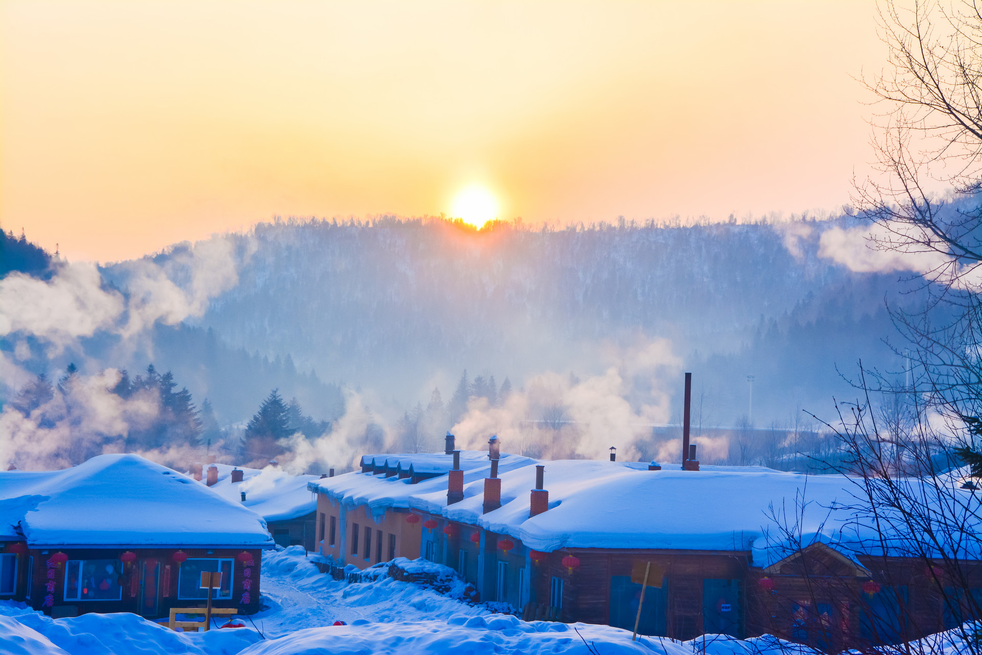 黑龙江的雪乡已经开园，不宰客的雪乡还是很美的_旅游