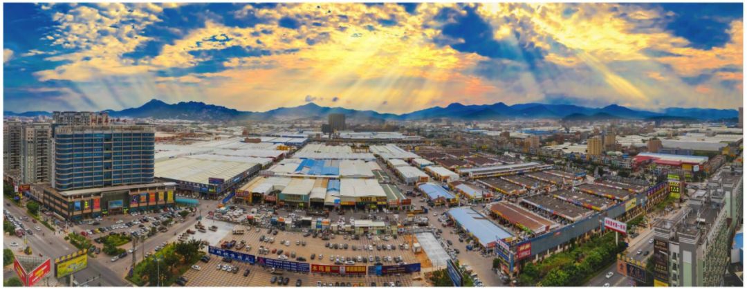 福建南安水头是世界上最大的石材交易中心,历来素有"中国石材城","