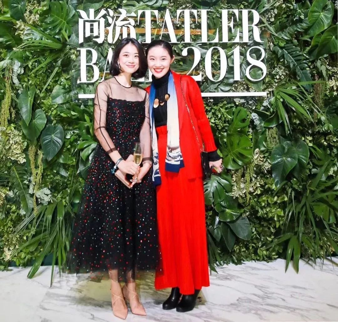 我们的社交总监王蘅敏,参加tatler ball13次,每年造型都非常惊艳,她