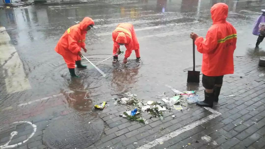 在綦江 我是环卫工人一杯热水,一个微笑,足以温暖我心,在这里先谢过了