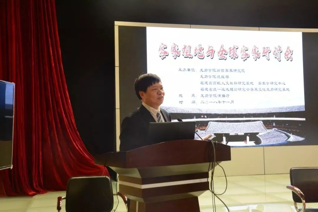 副校长杨小燕,意大利博洛尼亚大学萨碧娜教授,台湾师范大学邱荣裕教授