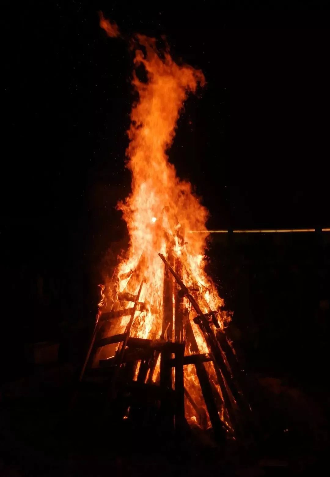 彝藏之情 篝火之夜 | 你知不知道已经过年了