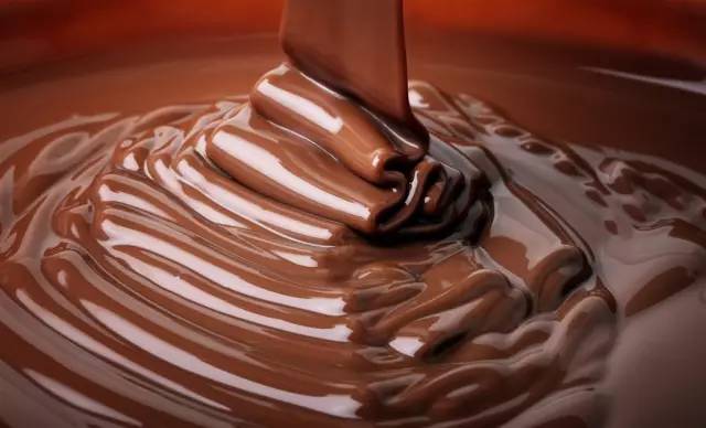 Chocolate Shell Sauce Recipe: A Decadent Dessert Essence