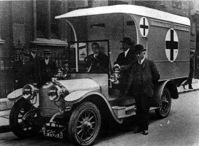 现代救护车19世纪30年代投入运营,让我们一起来看看救护车最早的12种