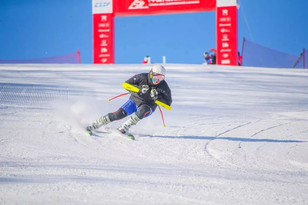 万科松花湖度假区再次荣获第六届世界滑雪大奖2018年度中国最佳滑雪