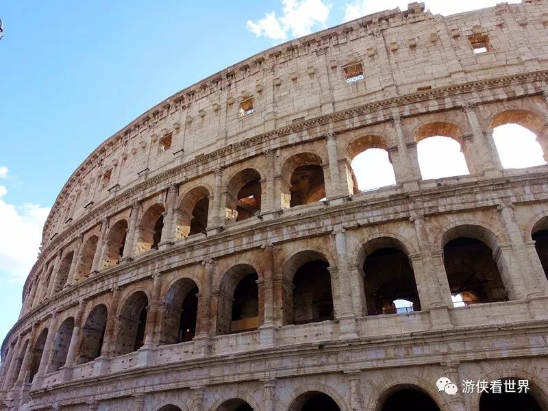意大利千年沧桑的古罗马斗兽场转角遇见君士坦丁凯旋门