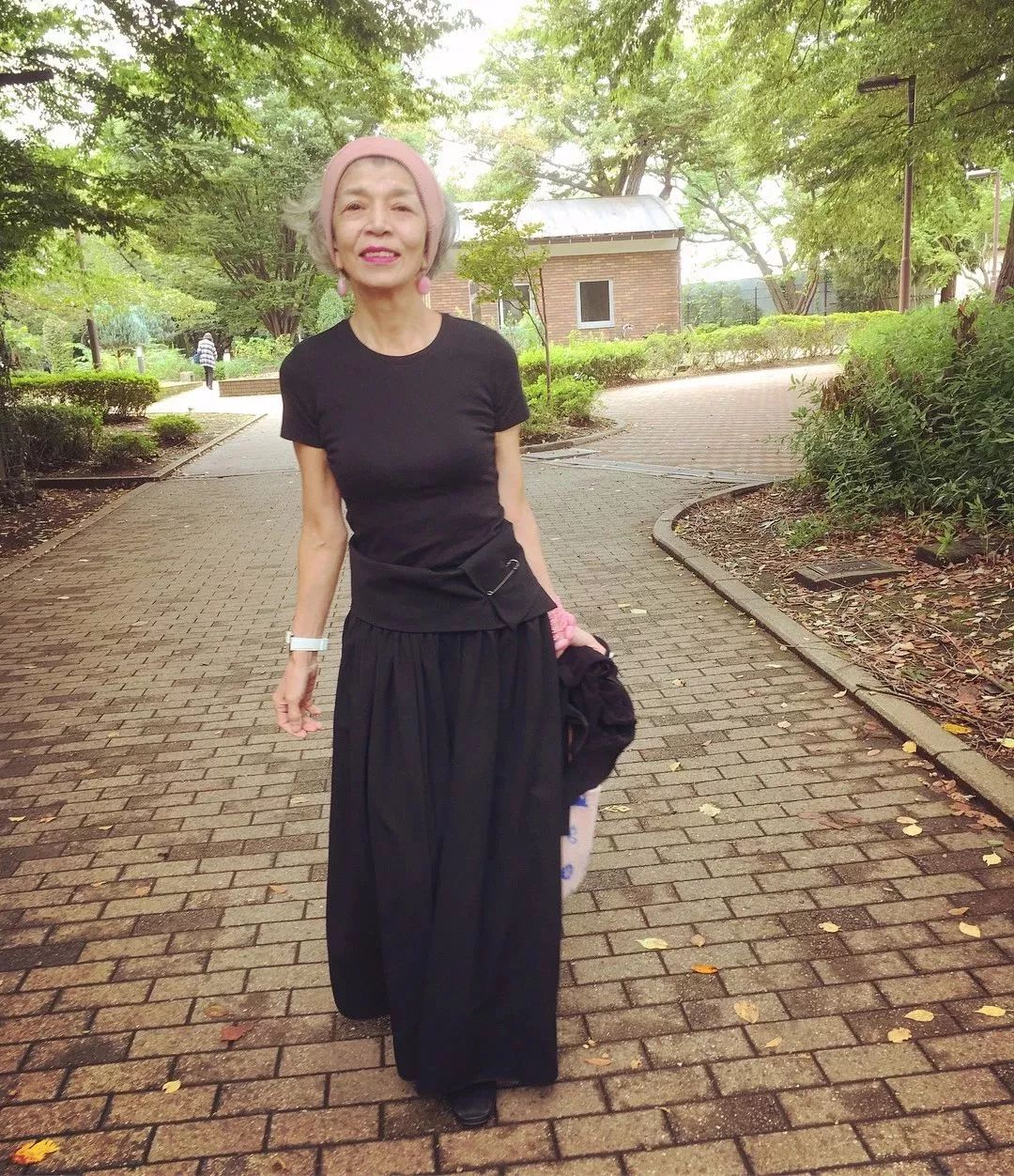 年龄只是数字！这位60+日本奶奶穿着简约，时尚优雅有气质 - 知乎