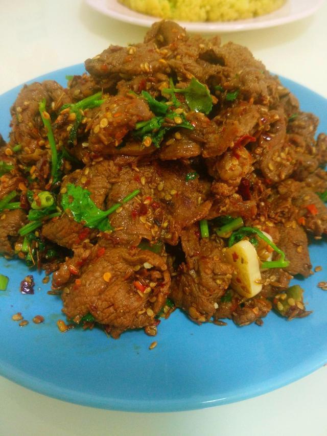 教你制作辣味孜然羊肉,洋葱孜然羊肉,孜然羊肉片,满足