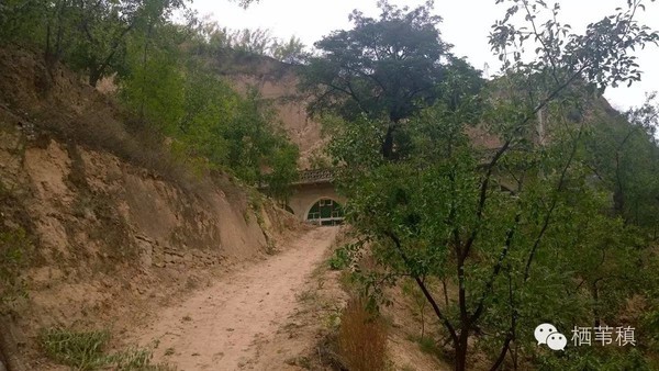 小说中由"黄原市→原西县→石圪节镇→双水村"的一脉行政隶属关系