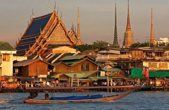 泰国是东南亚首屈一指的旅游,清迈,曼谷,芭提雅,普吉岛等是热门