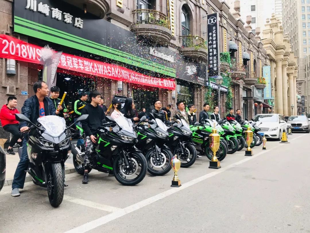 免费试驾能跑199的ninja400就在川崎南京店!