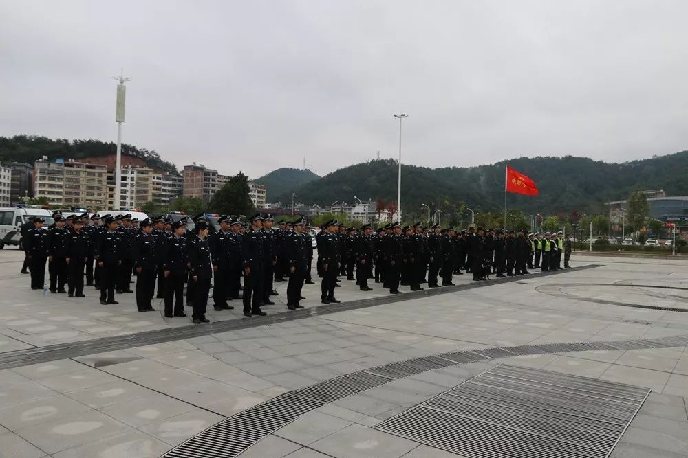 集结200余名警力一场强劲飓风将席卷定南