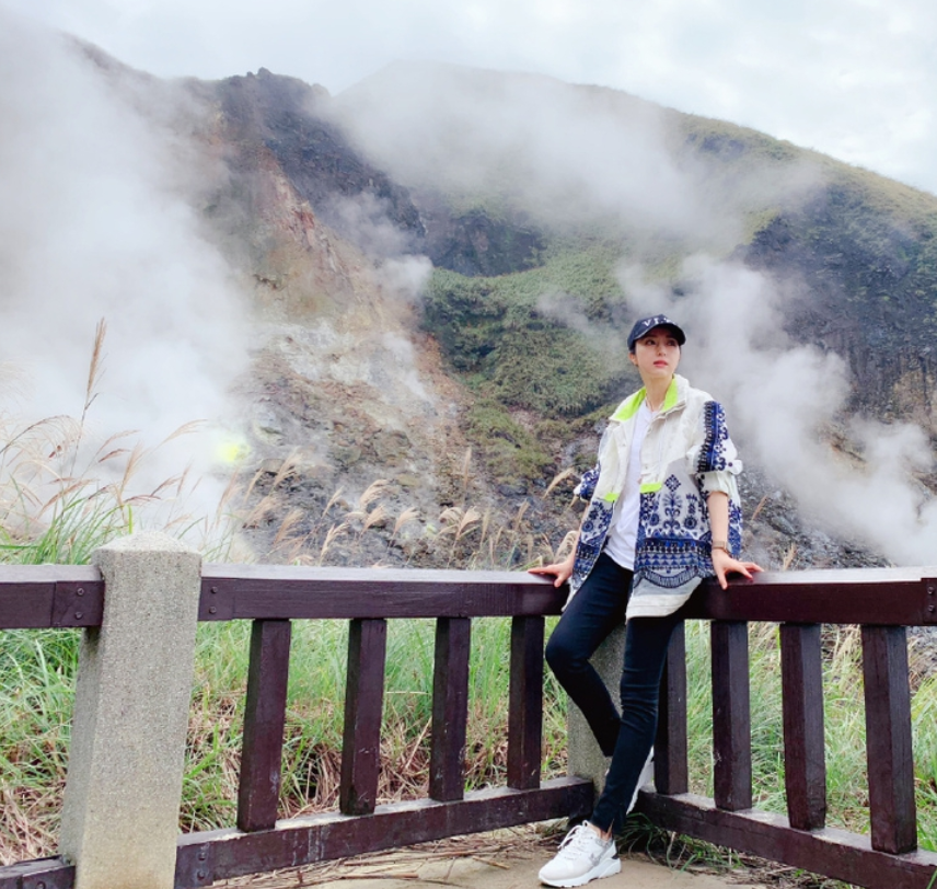 高雲翔案情並未影響董璇心情，到台北陪朋友爬山賞景，開心快樂 娛樂 第5張