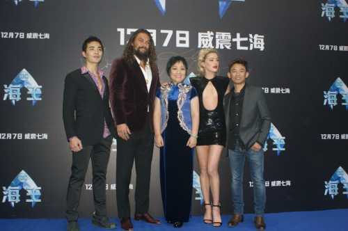 电影《海王》首映礼群星闪耀，中国演员林路迪成就华人英雄梦