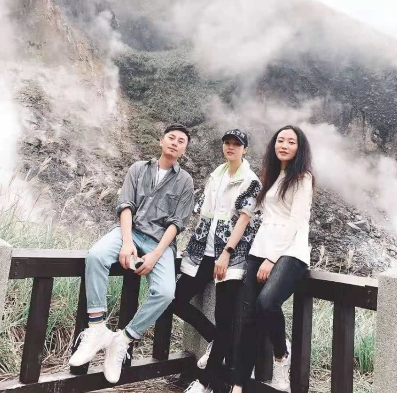 高雲翔案情並未影響董璇心情，到台北陪朋友爬山賞景，開心快樂 娛樂 第6張