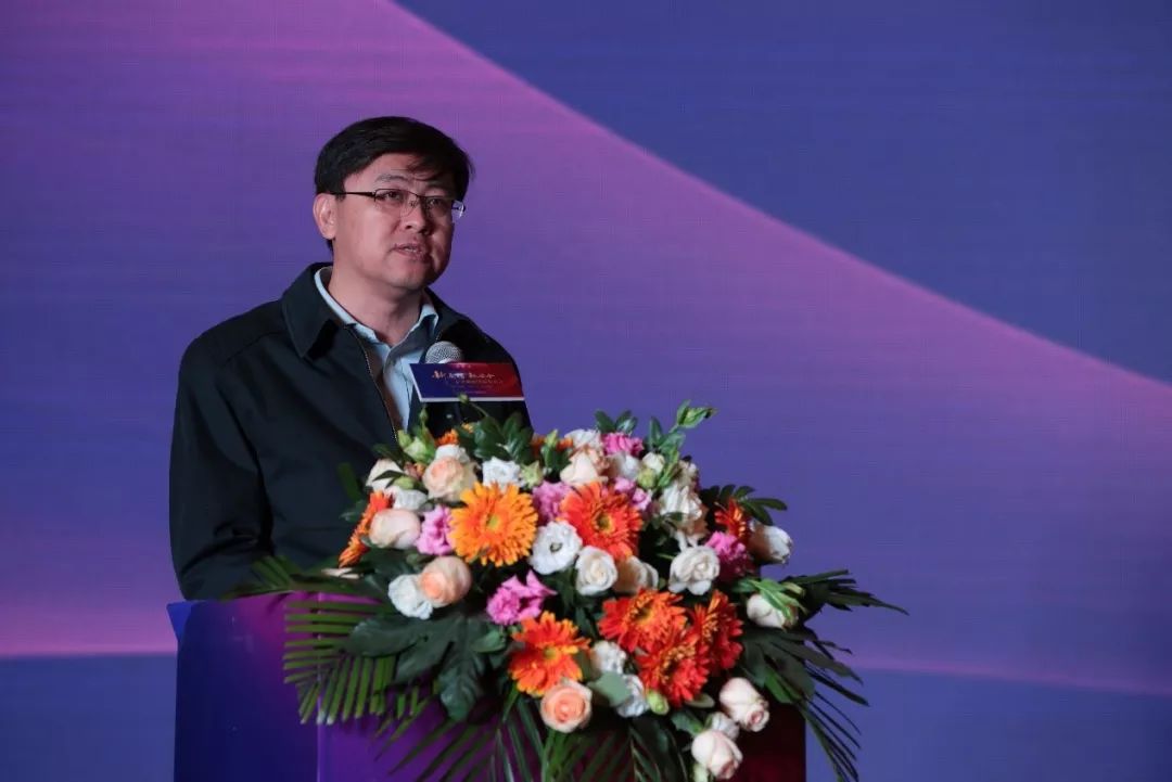 长,内蒙古自治区党委网络安全和信息化委员会办公室主任 张佰成致辞