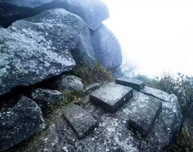 02 天岳皇坛——伏羲氏之葬地 天岳幕阜山,又称天岳山,在天岳山一峰