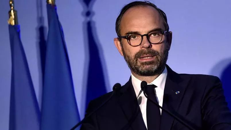 法国总理推新留学政策:提高非欧盟学生学费,增
