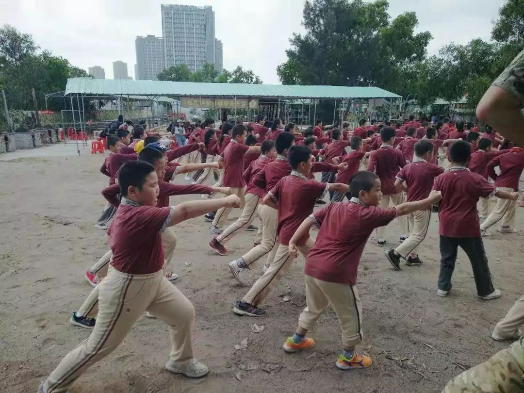 2018年秋季李兆南纪念小学4-6年级唐家飞鹰军事集训社会实践活动