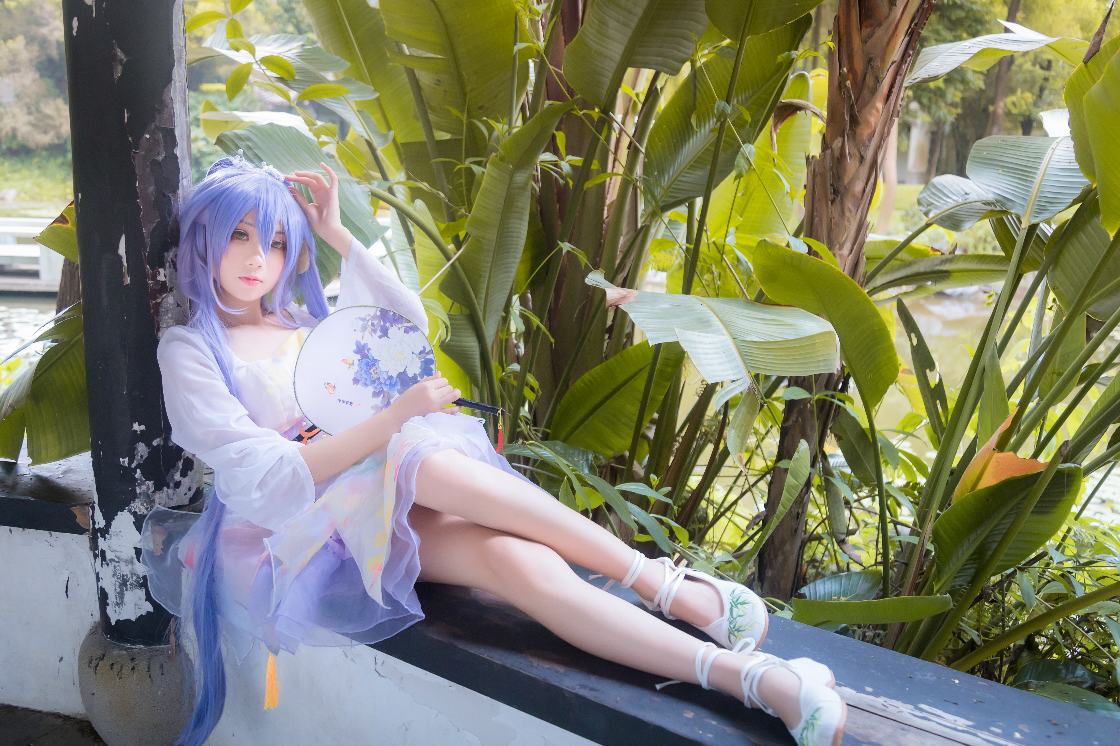 cosplay正片 洛天依 小牛奶