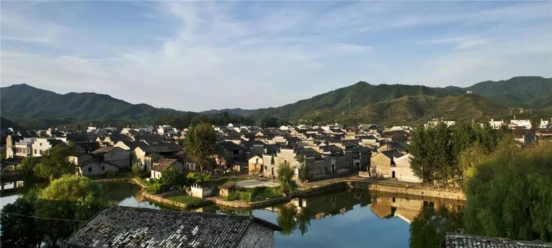 流坑村全景