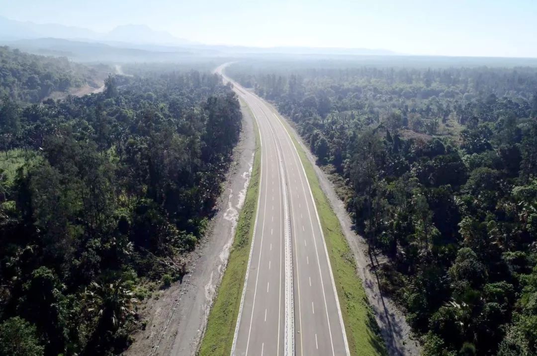 苏艾高速公路地处东帝汶南部沿海,南起苏艾,北至比科,全长155.