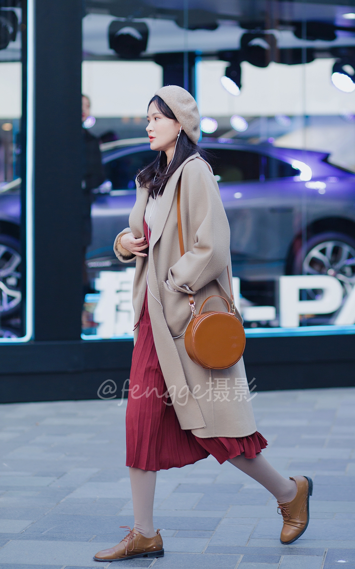 驼色贝雷帽搭配驼色大衣，最能凸显女性优雅气质_fengge摄影_新浪博客