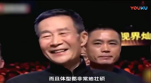 李雪健為了演林彪26歲剃了個光頭，出席金馬獎佩戴紅旗胸章好感人 娛樂 第12張