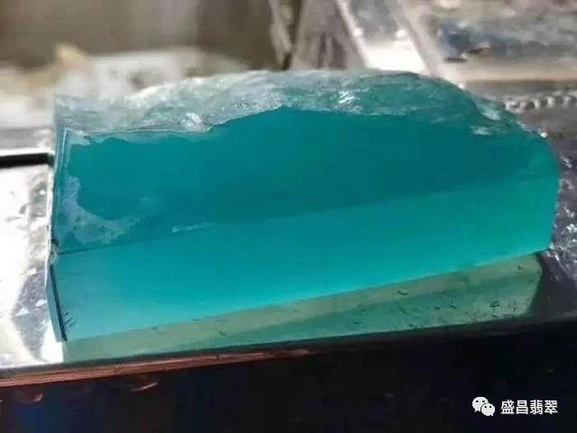 极品蓝水翡翠  简单的对比