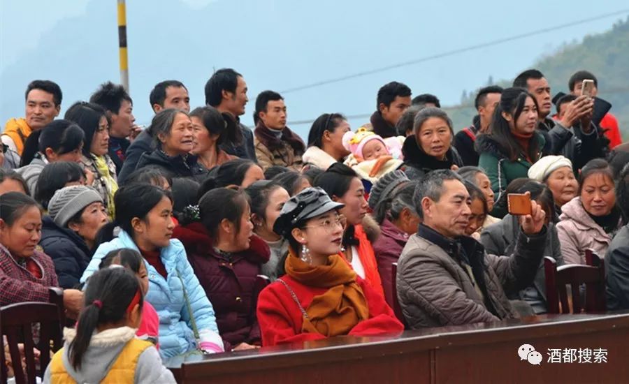 有特色!宜宾屏边青龙村:燃起火把,载歌载舞,过不一样的彝族新年