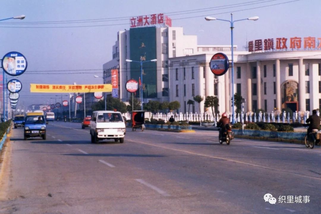 哪有什么岁月静好 不过是有人在替你负重前行